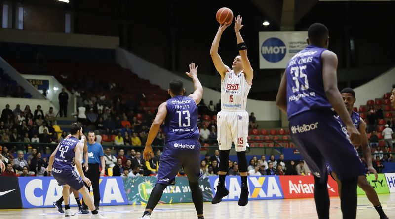 Com atuações impecáveis de Cipolini, Franca bate Mogi fora de casa, alcança sétima vitória seguida e segue líder isolado do NBB CAIXA